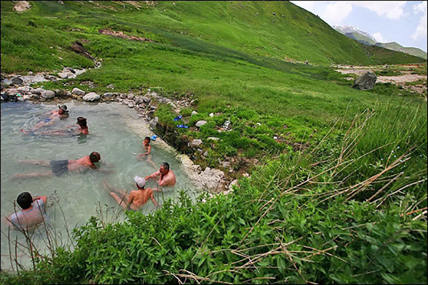 چشمه های آبگرم دهلران