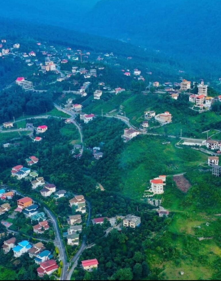 دسترسی به بام نشتارود
