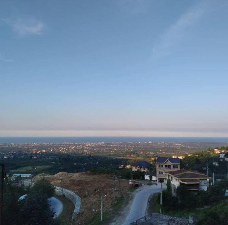 تصویری از بام نشتارود دینارسرا-راهنمای کامل اجاره کلبه سوئیسی در بام نشتارود