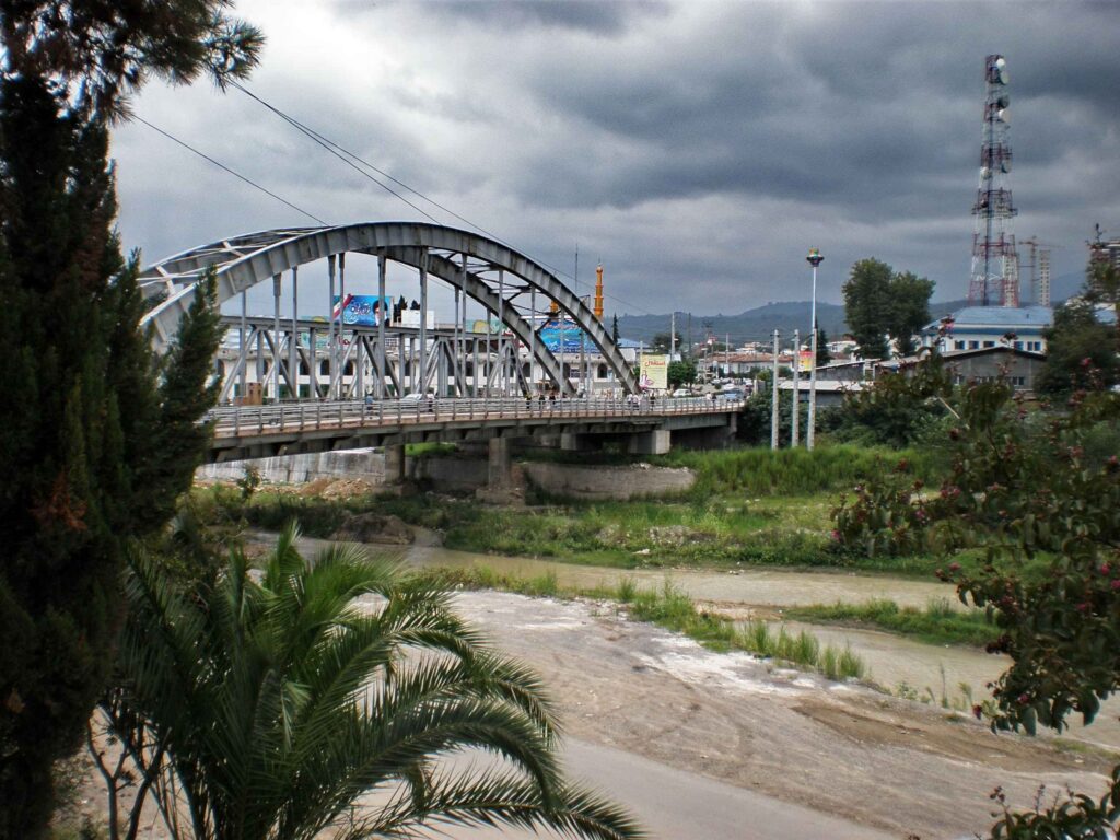 چالوس چی داره