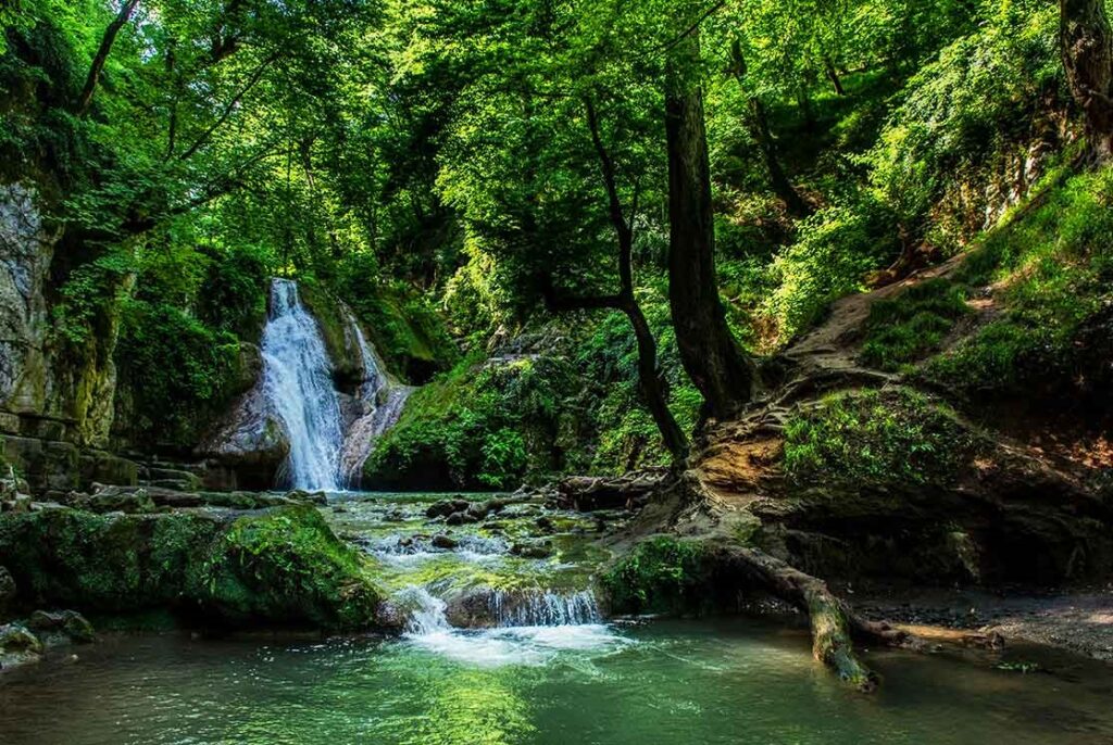 آبشار شیوا دره نوشهر