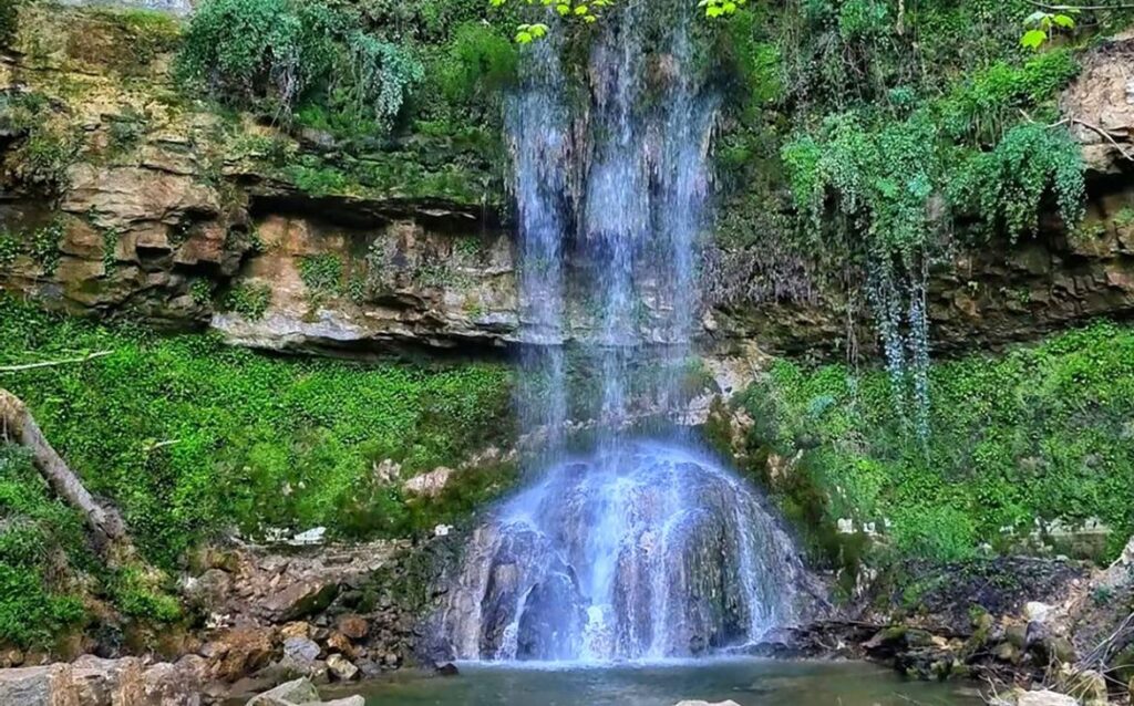 آبشار شیوا دره نوشهر