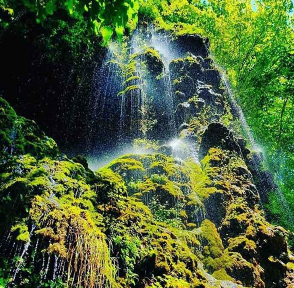 آبشار سیاسرت رامسر در مازندران