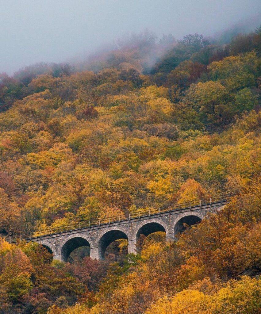 طبیعت پاییزی پل ورسک سوادکوه