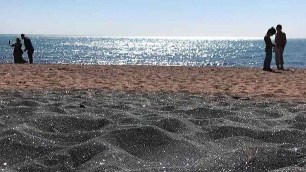 ساحل نقره ای جزیره هرمز قشم