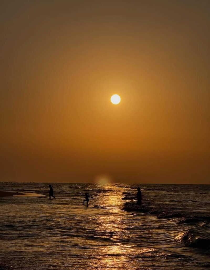 سفر به ساحل سرخ هرمز-غروب خورشید