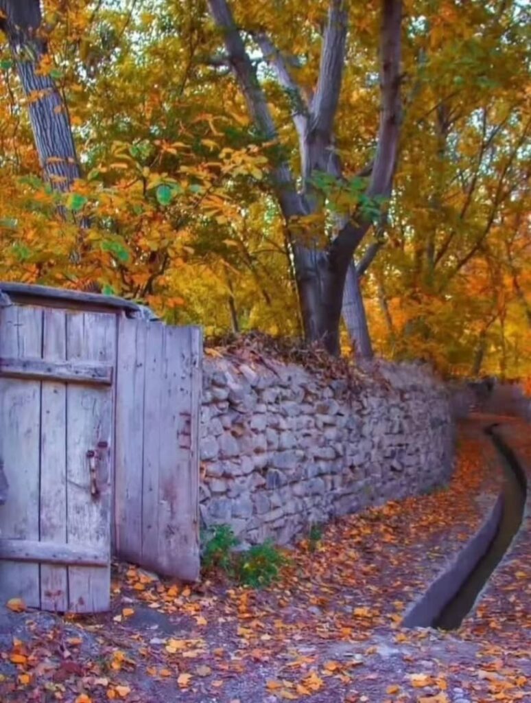 زیباترین شهر ایران در پاییز