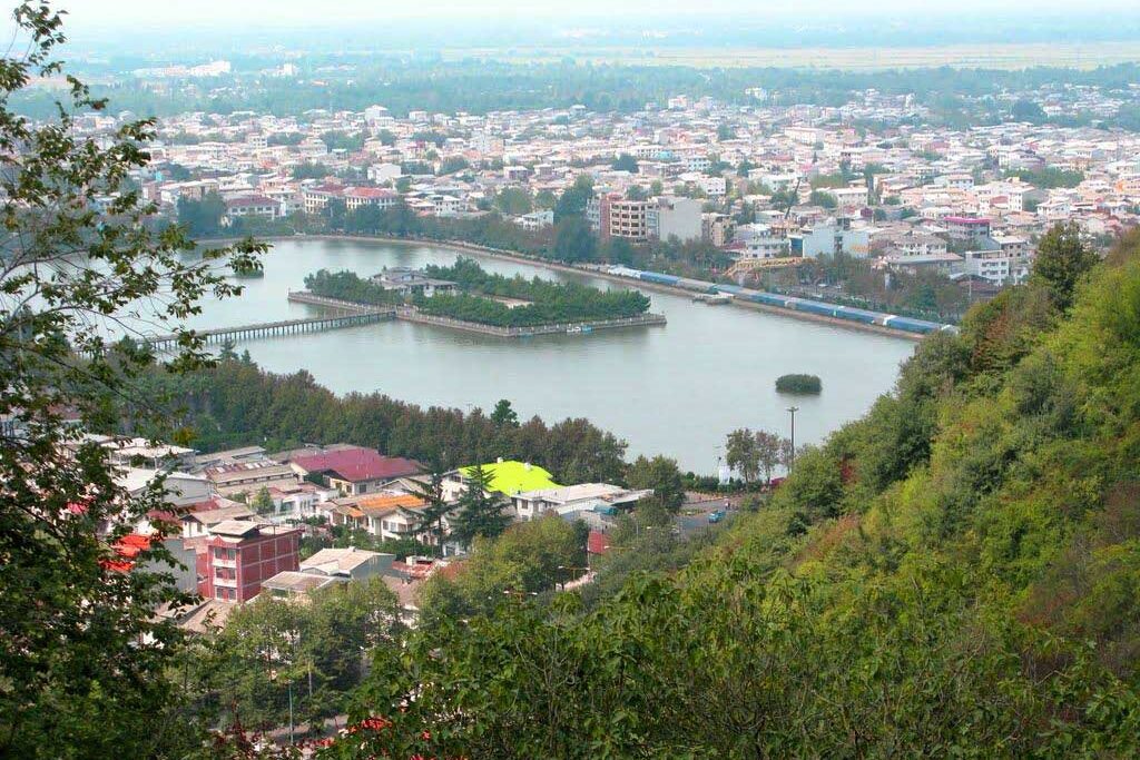 شیطان کوه لاهیجان استخر لاهیجان