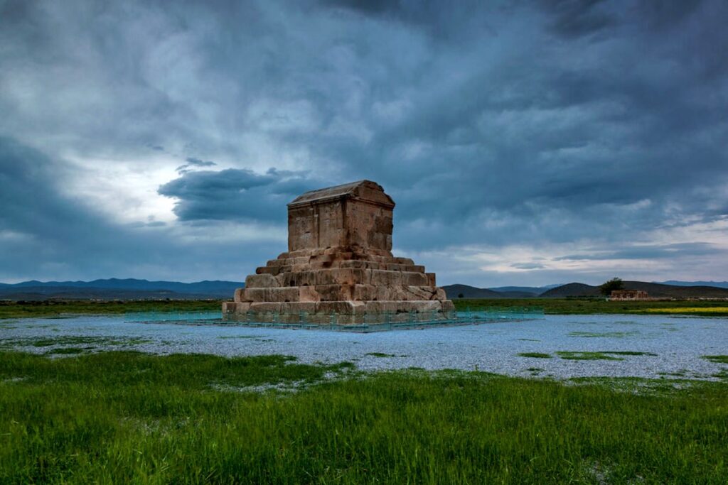 برنامه های هفت آبان