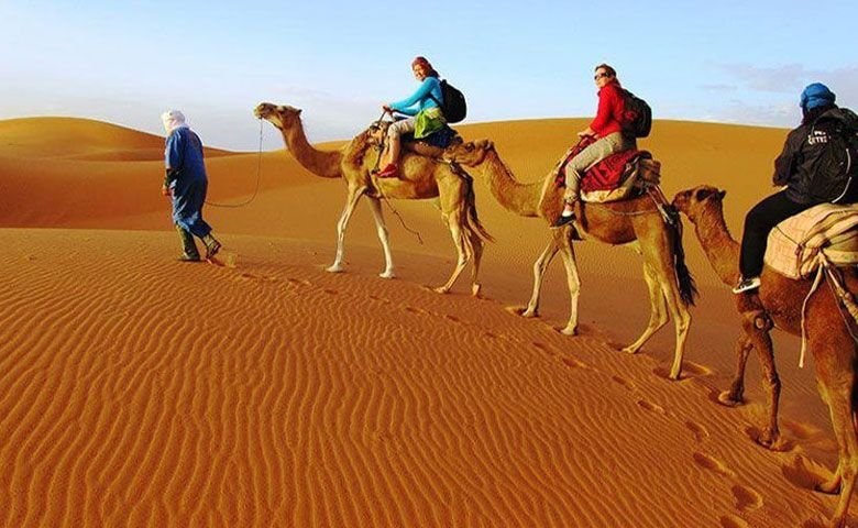 شتر سواری در کویر