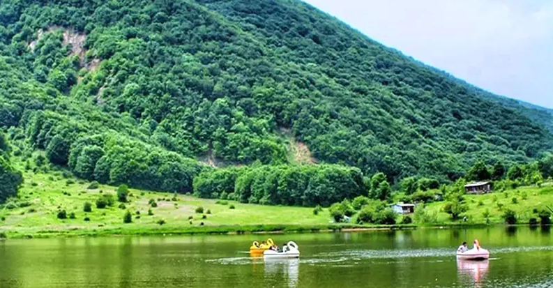دریاچه ویستان بره سر؛ کامل‌ترین راهنمای سفر به نگین پنهان گیلان