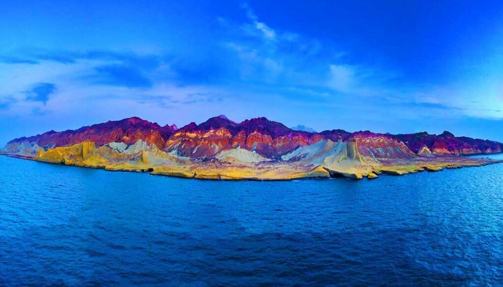 دره رنگین کمان هرمزگان کجاست