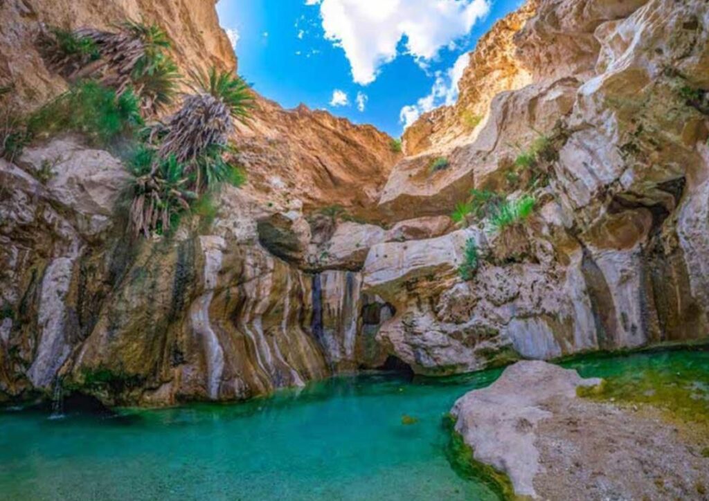 جاذبه های گردنه عشاق