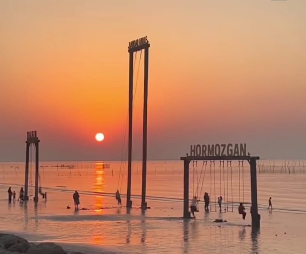 جاهای دیدنی هرمزگان-تاب خواجه عطا