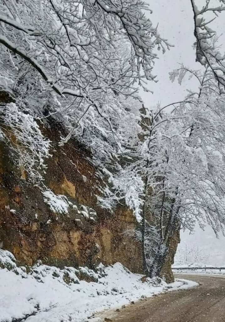 جاده دوهزار و سه هزار برفی