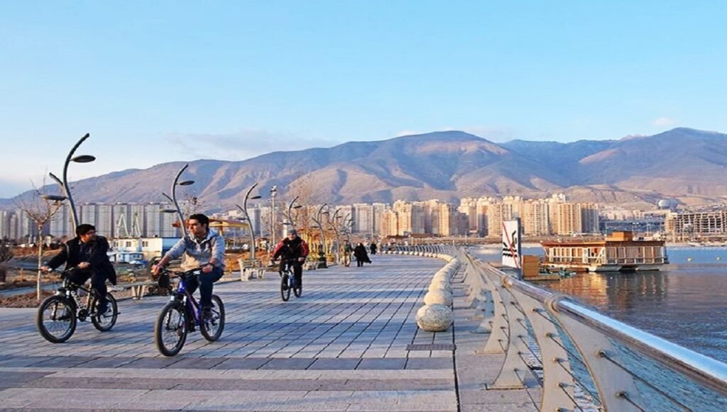 مسیردسترسی به دریاچه چیتگر تهران