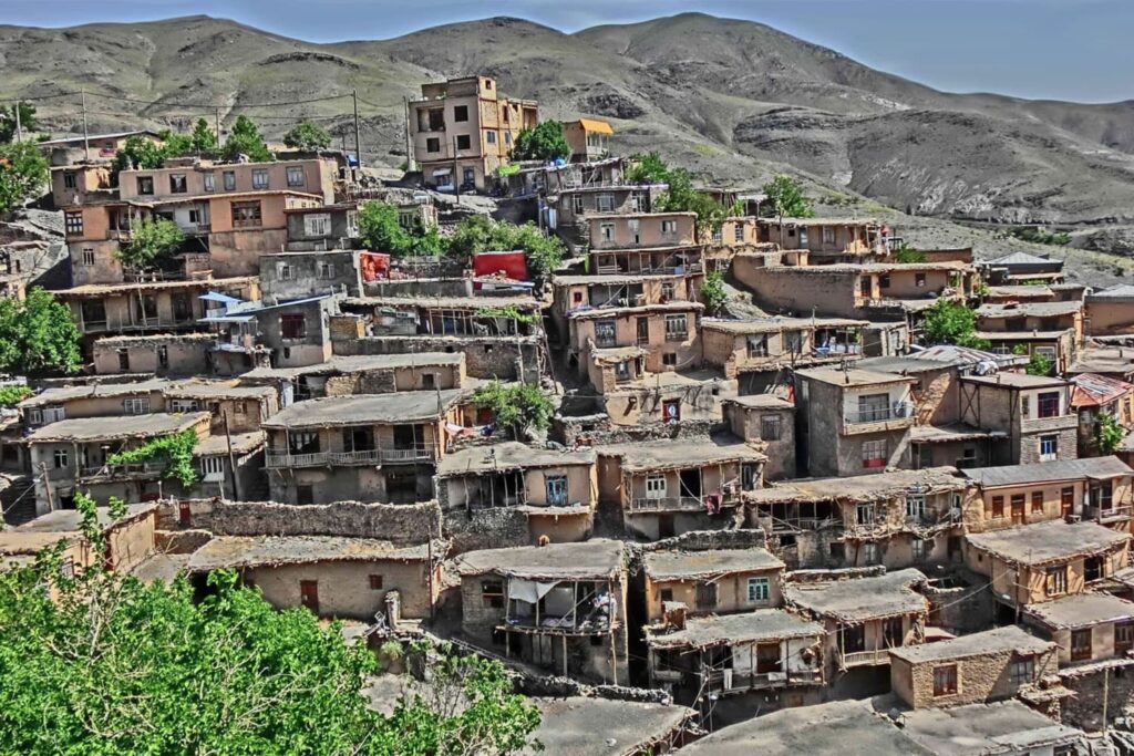 روستای طرقبه کجاست