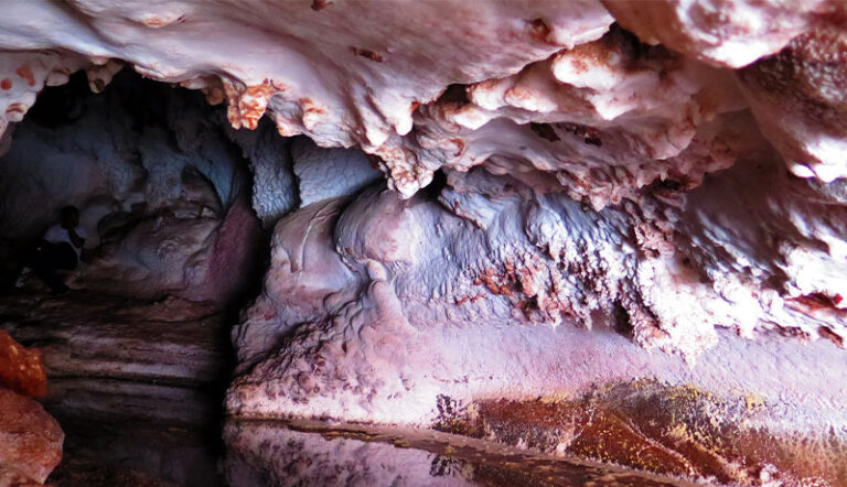 غار الهه نمک هرمز