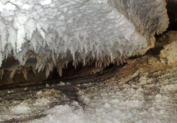 غار الهه نمک هرمز