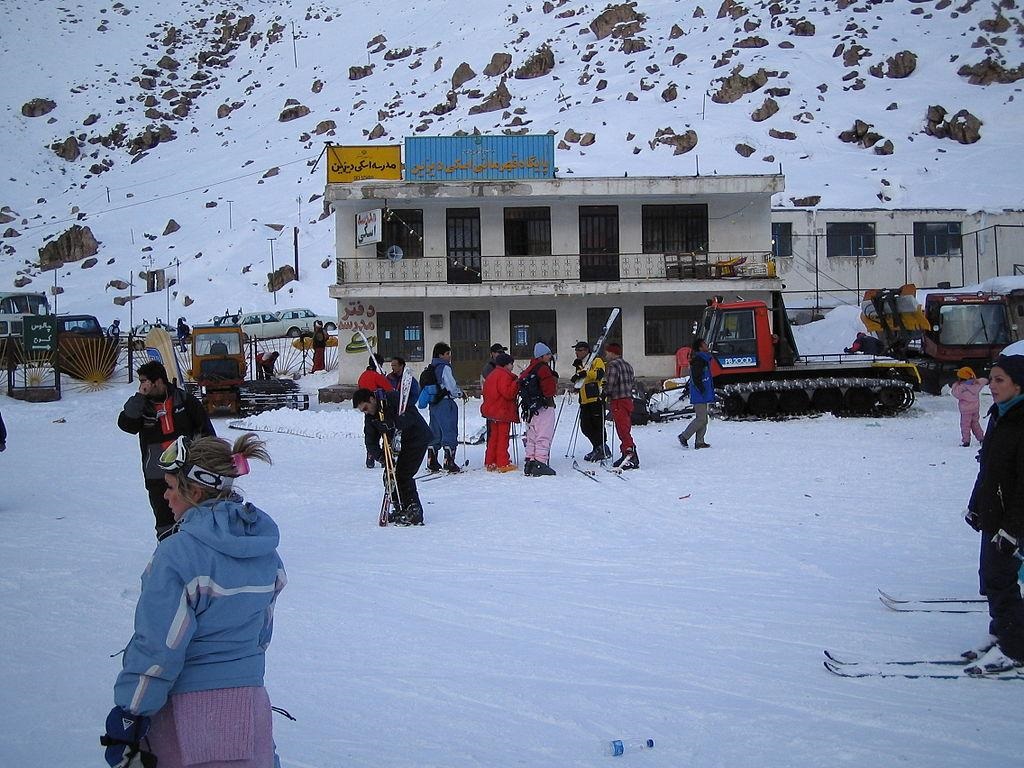 پیست اسکی دیزین کجاست